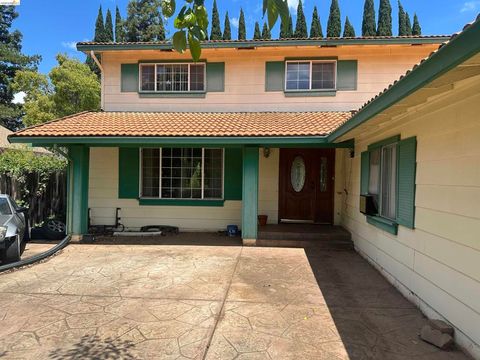 Photo of 3438 Quincey Ln LN, Fairfield, CA 94534 (MLS # 41136592)