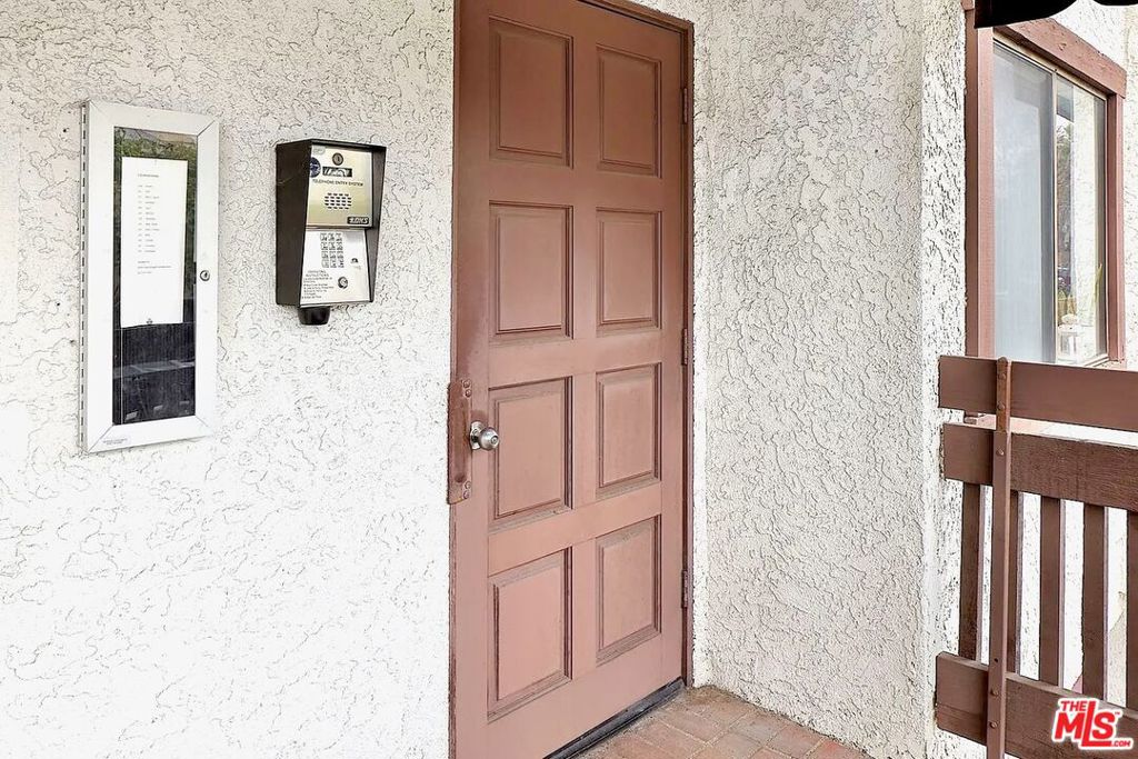 Properties 2 3763 S Bentley Avenue