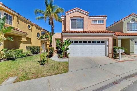 Photo of 5 Del Roma, Irvine, CA 92614 (MLS # TR26079498)