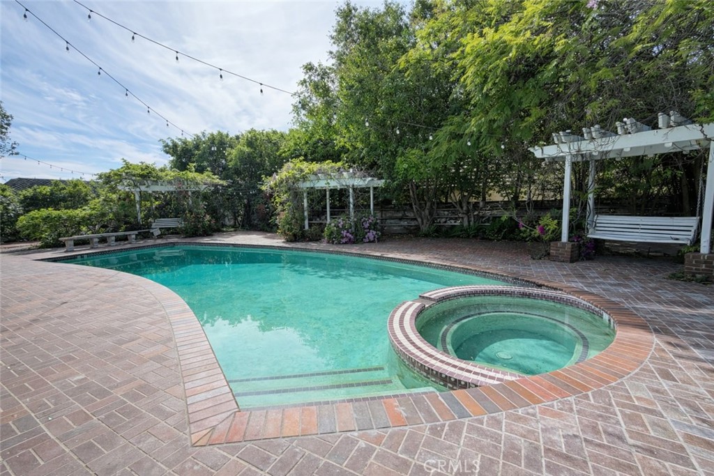 26421 Broken Bit Lane