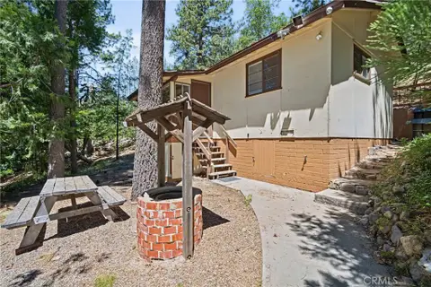 32800 Willow Ln, Running Springs, CA 92382 - MLS#: DW26136092