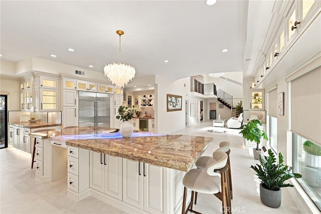 16572 Carousel, Huntington Beach CA 92649 - Photo 17