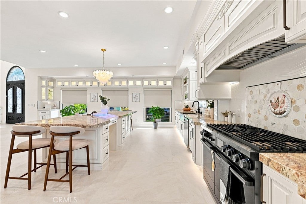 16572 Carousel, Huntington Beach CA 92649 - Photo 18