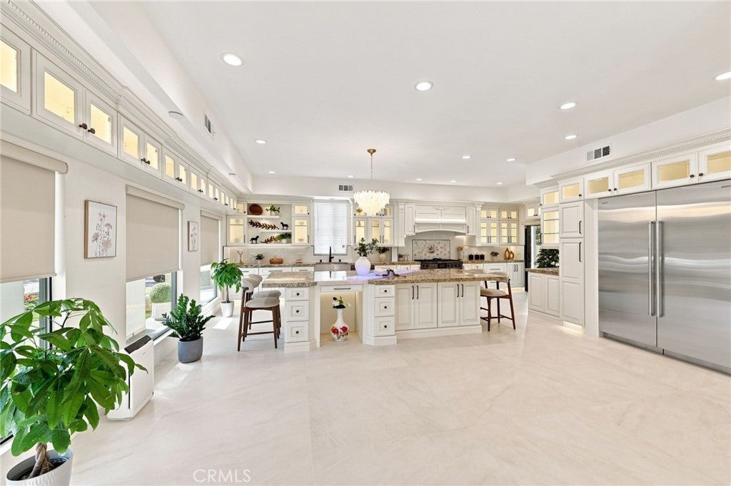 16572 Carousel, Huntington Beach CA 92649 - Photo 14