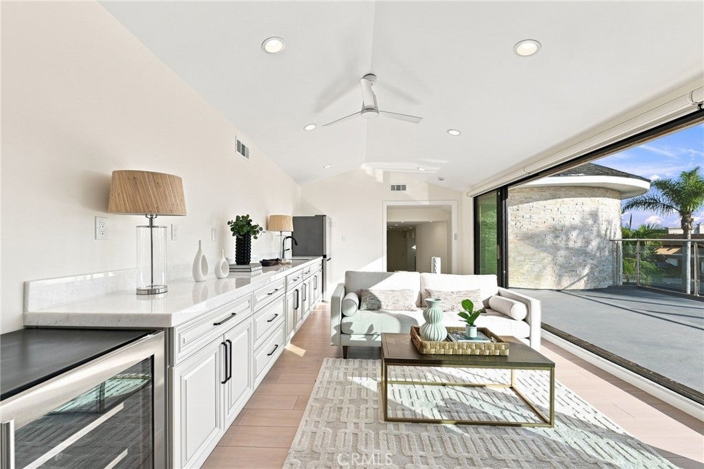 16572 Carousel, Huntington Beach CA 92649 - Photo 28