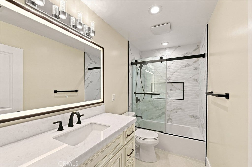 16572 Carousel, Huntington Beach CA 92649 - Photo 37