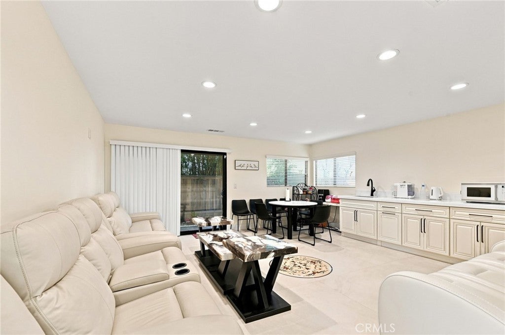 16572 Carousel, Huntington Beach CA 92649 - Photo 47