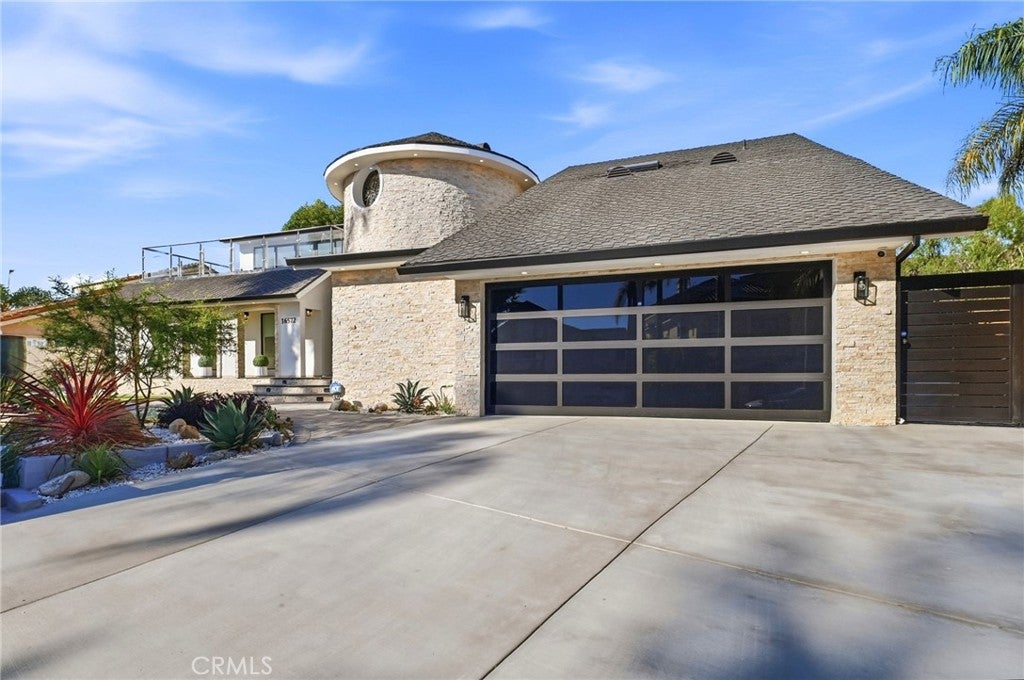 16572 Carousel, Huntington Beach CA 92649 - Photo 11