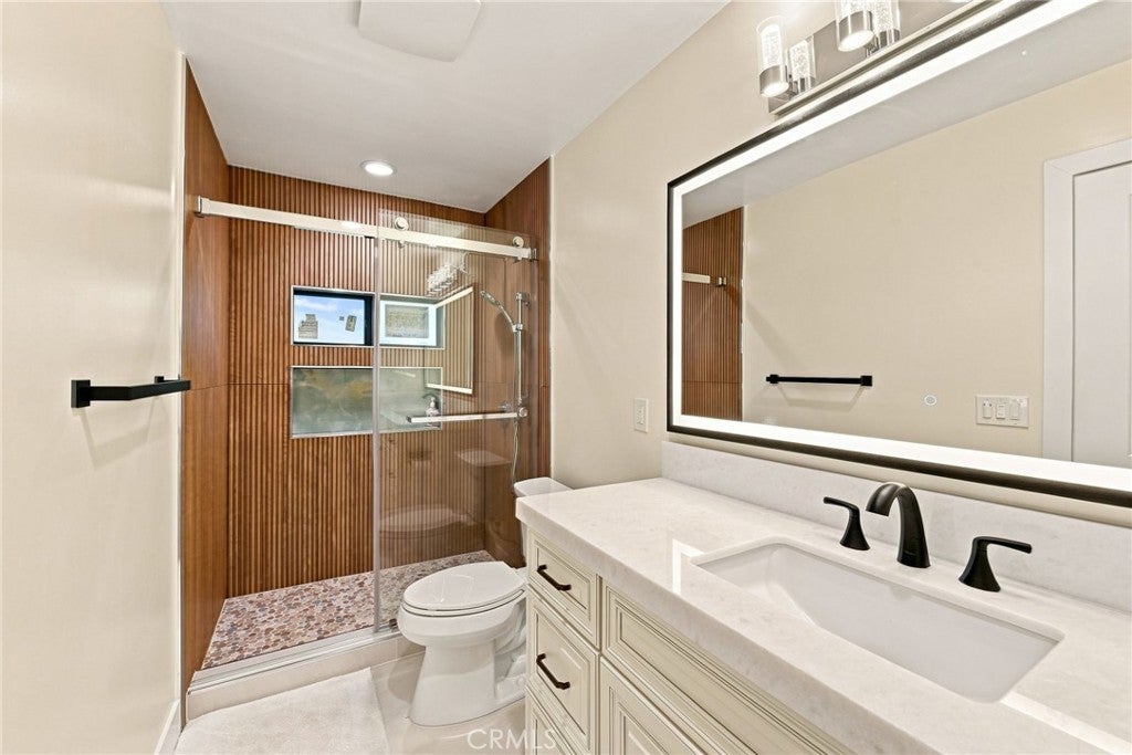 16572 Carousel, Huntington Beach CA 92649 - Photo 38