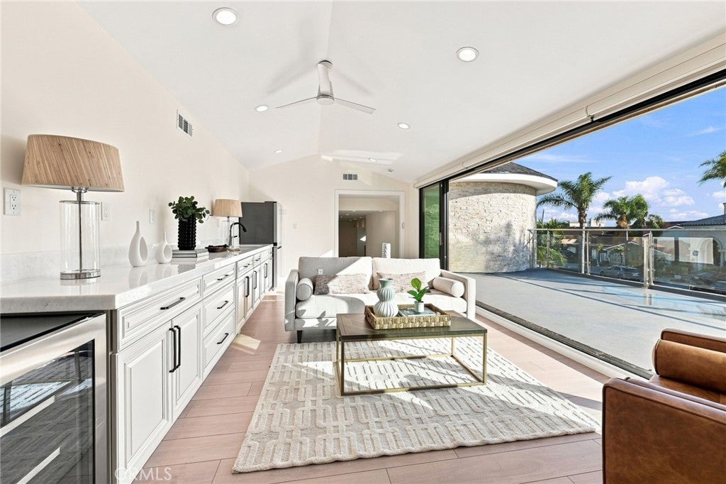 16572 Carousel, Huntington Beach CA 92649 - Photo 31