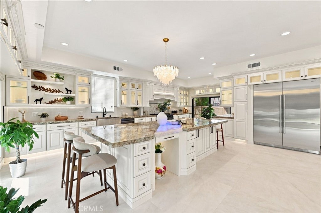 16572 Carousel, Huntington Beach CA 92649 - Photo 15