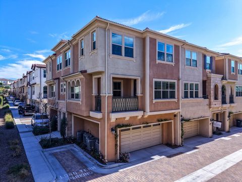 608 White Oaks Lake Forest CA 92610