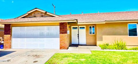 Photo of 1361 Gardenia Street, Oxnard, CA 93036 (MLS # 226001166)