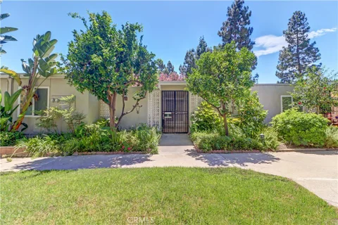 310 Avenida Castilla Unit D, Laguna Woods, CA 92637 - MLS#: OC26186754