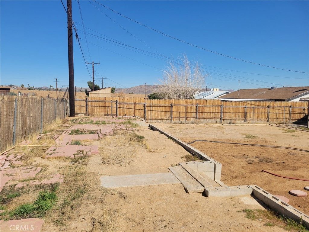 listing image 130723275782370613154