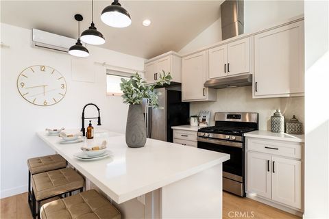 Tiny photo for 16122 San Fernando Mission Boulevard, Granada Hills, CA 91344 (MLS # SR26049518)