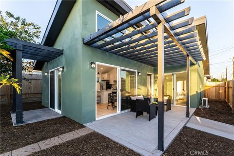 Tiny photo for 16122 San Fernando Mission Boulevard, Granada Hills, CA 91344 (MLS # SR26049518)