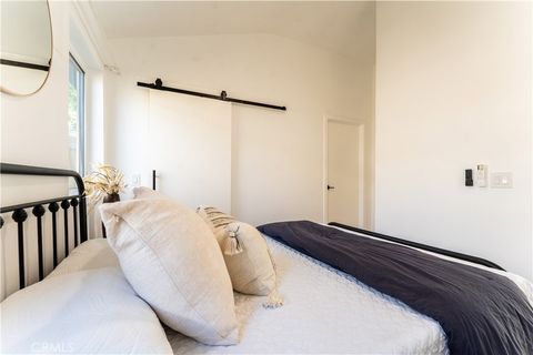 Tiny photo for 16122 San Fernando Mission Boulevard, Granada Hills, CA 91344 (MLS # SR26049518)