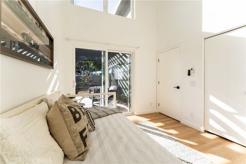 Tiny photo for 16122 San Fernando Mission Boulevard, Granada Hills, CA 91344 (MLS # SR26049518)