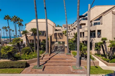 1200 Pacific Coast Unit 102, Huntington Beach, CA 92648 - MLS#: OC25226364