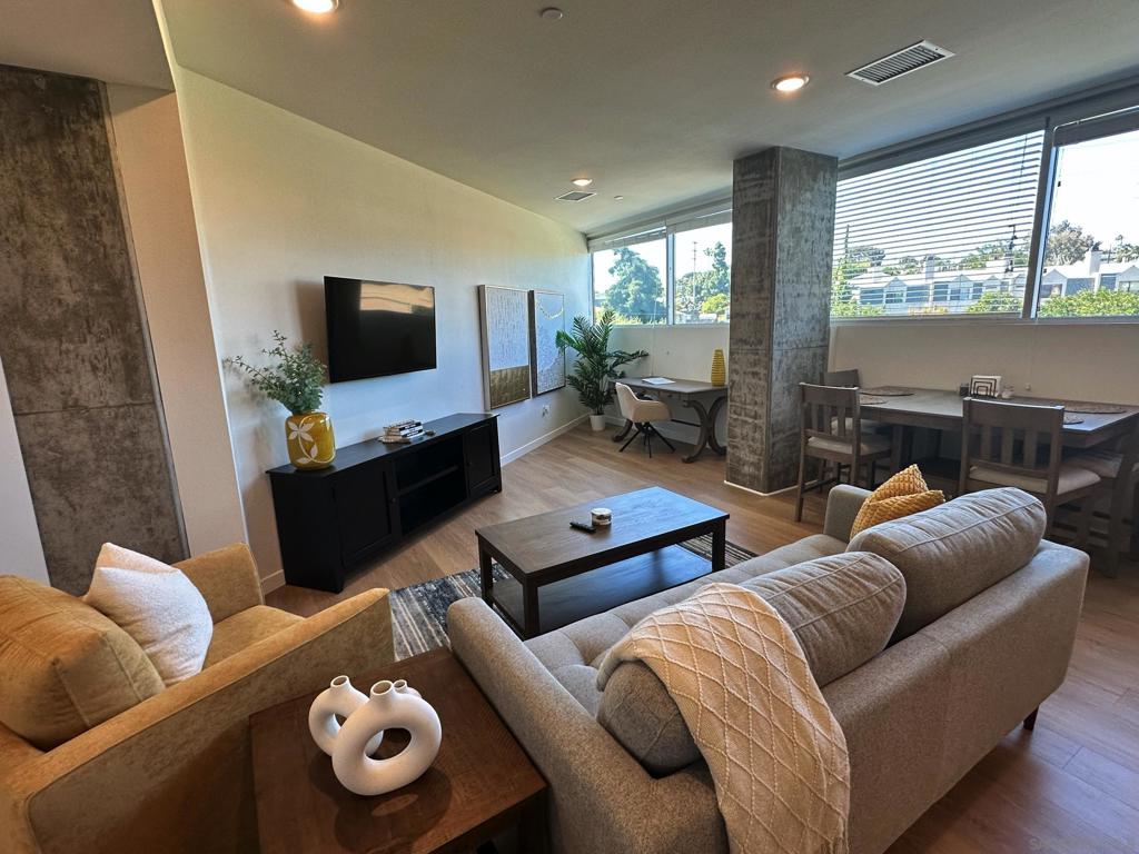 3909 Voltaire St 110