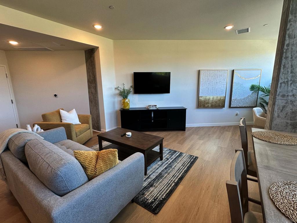 3909 Voltaire St 110