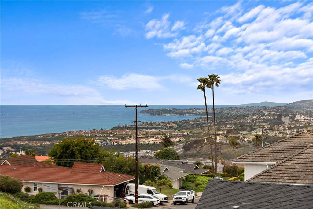 405 Avenida Salvador