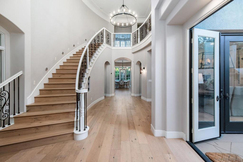 5012 Seagrove Cove