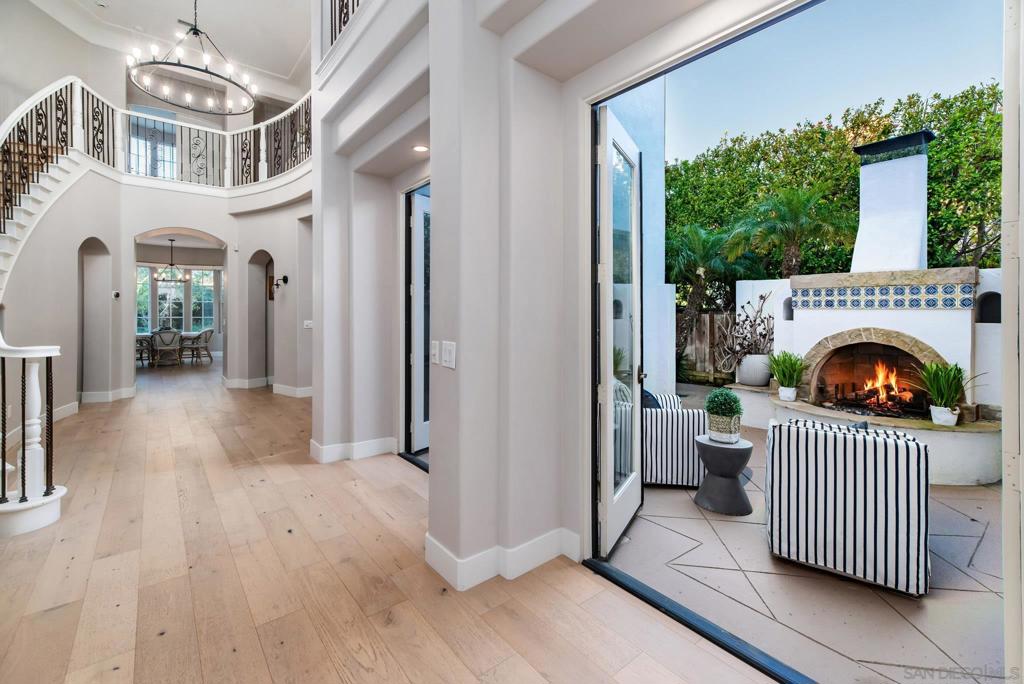 5012 Seagrove Cove