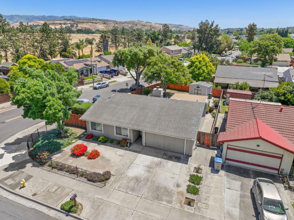 Properties 2 720 Singleton Road