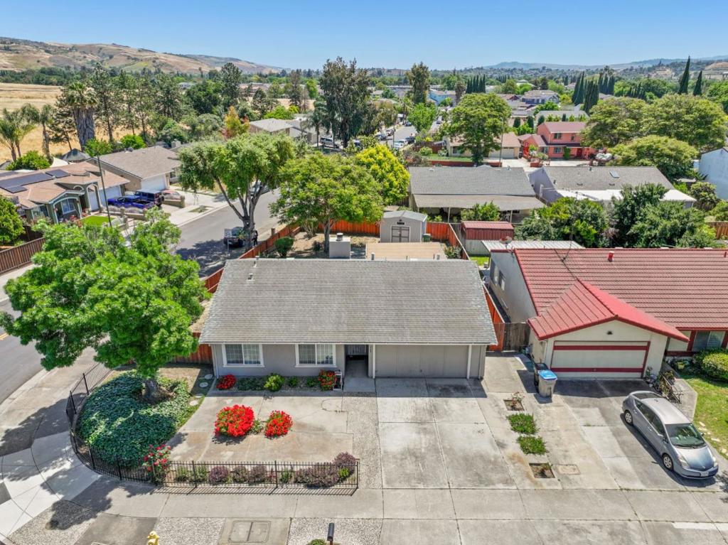 Properties 1 720 Singleton Road