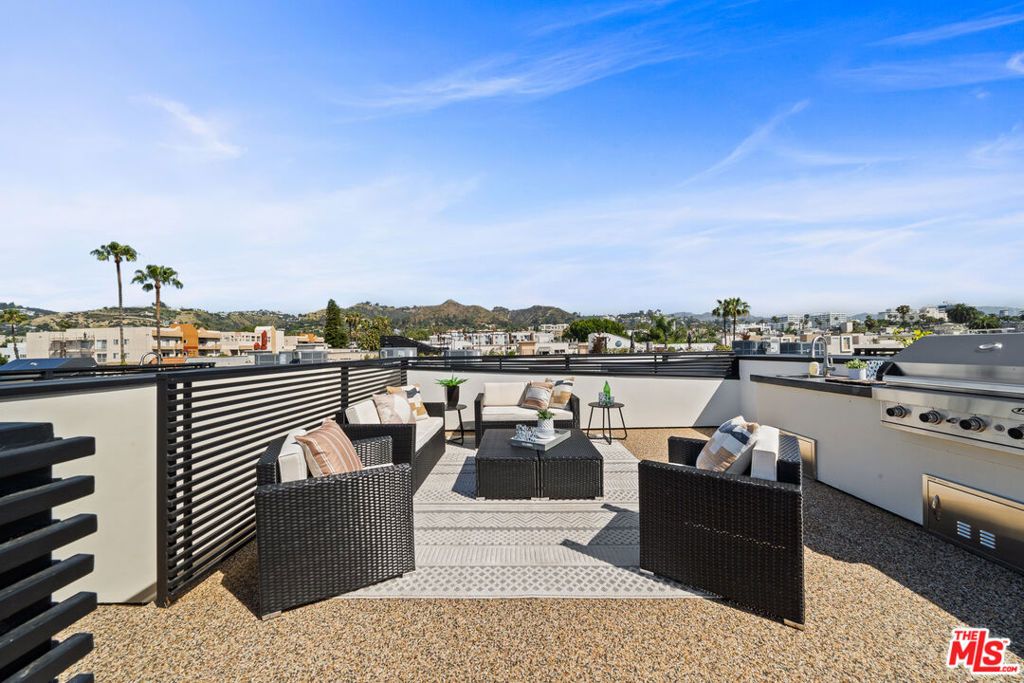 Photo of 1327 N Fuller Avenue #7309, Los Angeles, CA 90046 (MLS # 26683085)