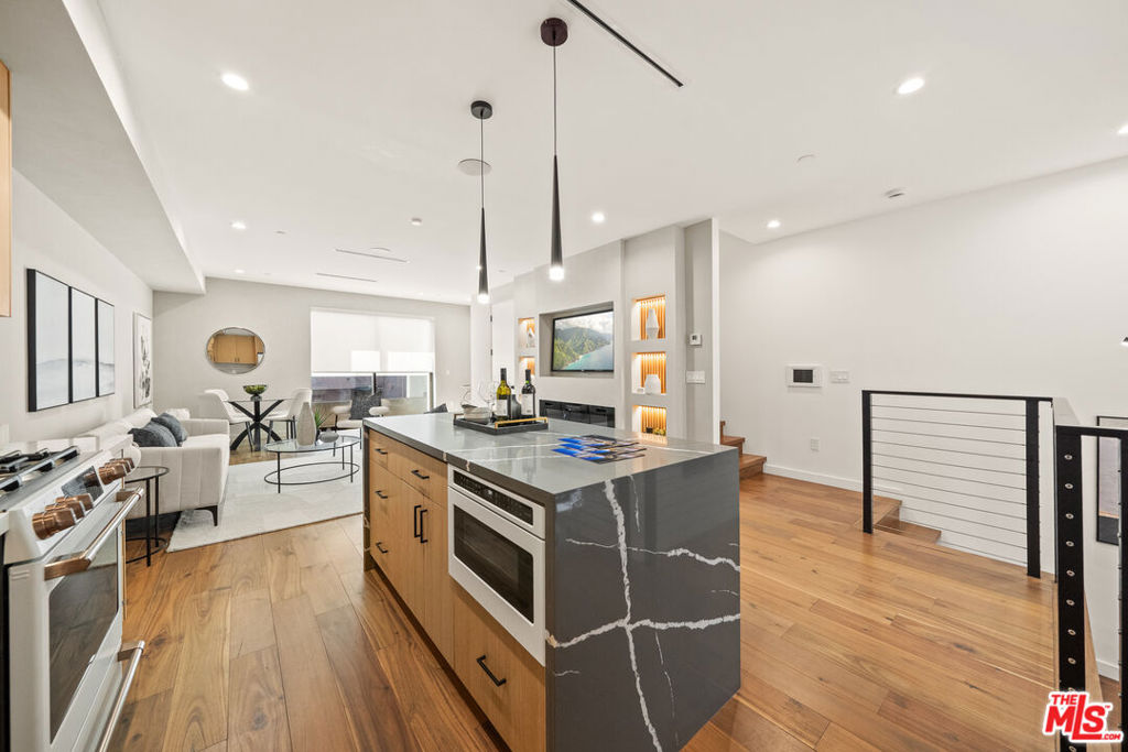 1327 N Fuller Avenue 7309