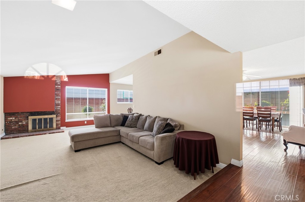 2253 Grafton