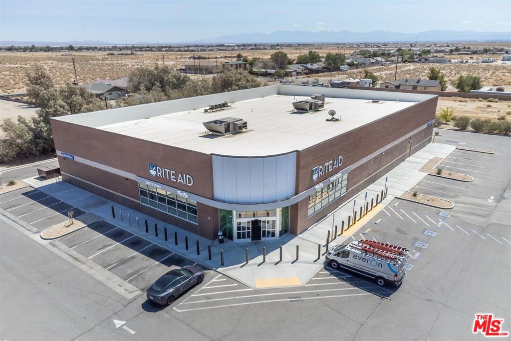 2938 W Rosamond Boulevard