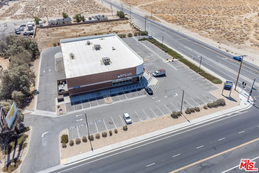 2938 W Rosamond Boulevard