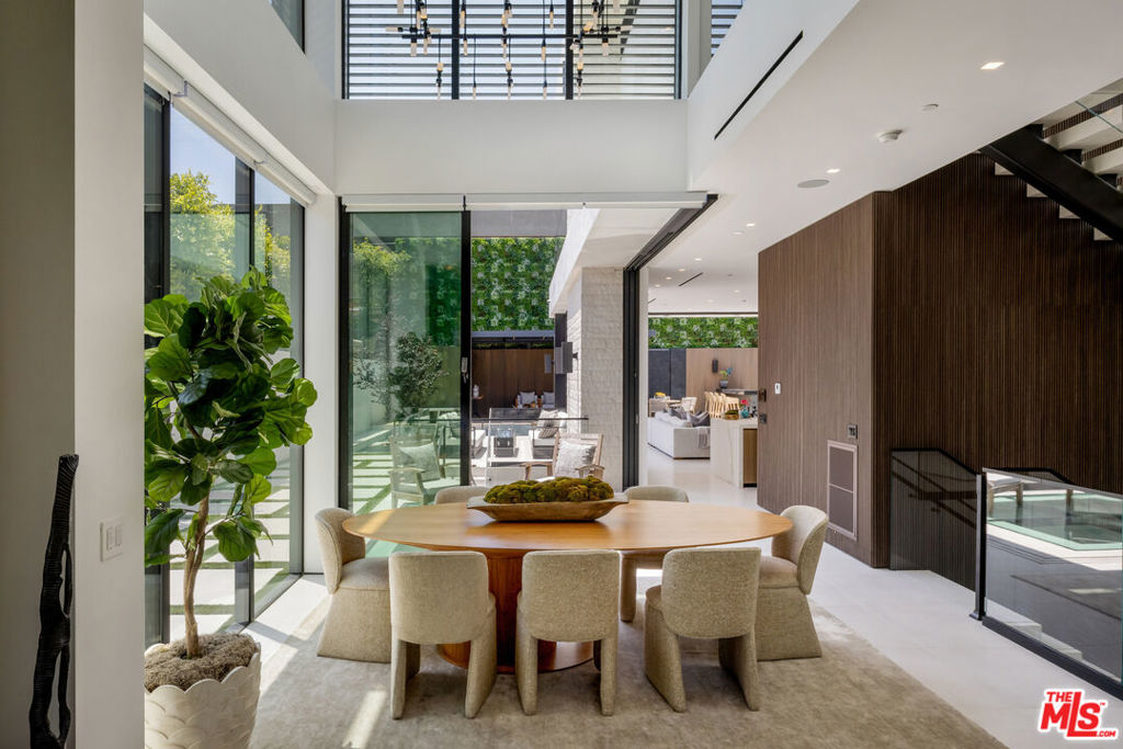 Properties 4 137 S Wetherly Drive