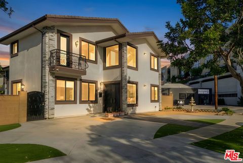 Photo of 2017 Centinela Avenue #C, Santa Monica, CA 90404 (MLS # 26646747)