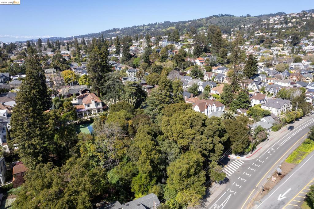ROCKRIDGE - Land