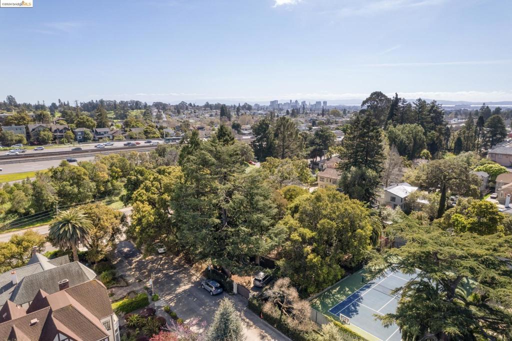 ROCKRIDGE - Land