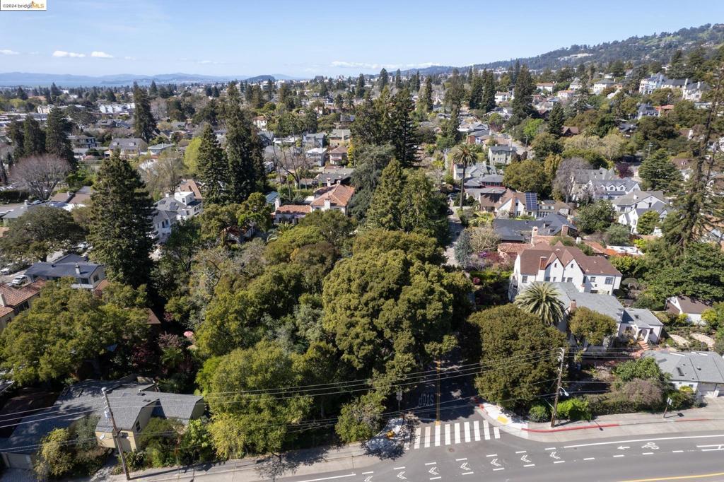 ROCKRIDGE - Land