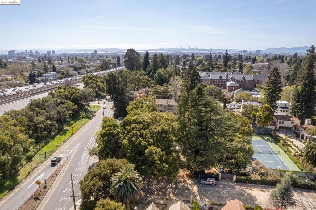 ROCKRIDGE - Land