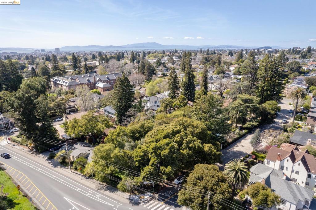 ROCKRIDGE - Land