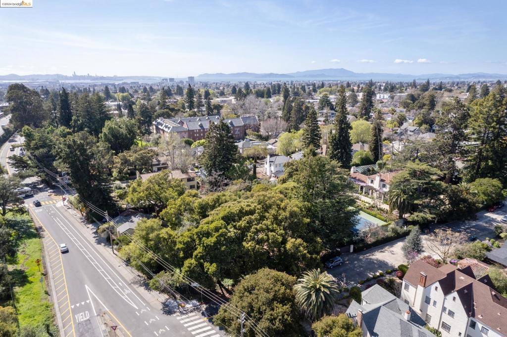 ROCKRIDGE - Land