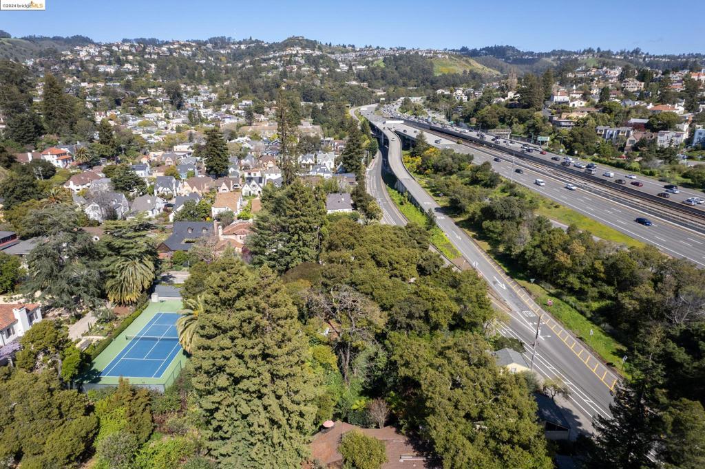 ROCKRIDGE - Land