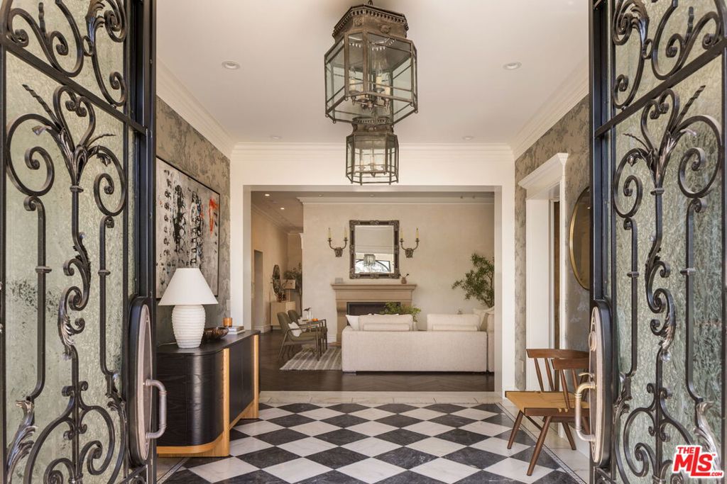 1335 Club View Drive