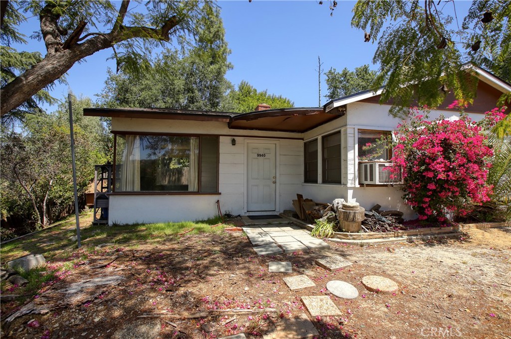 9940 Sunland Boulevard