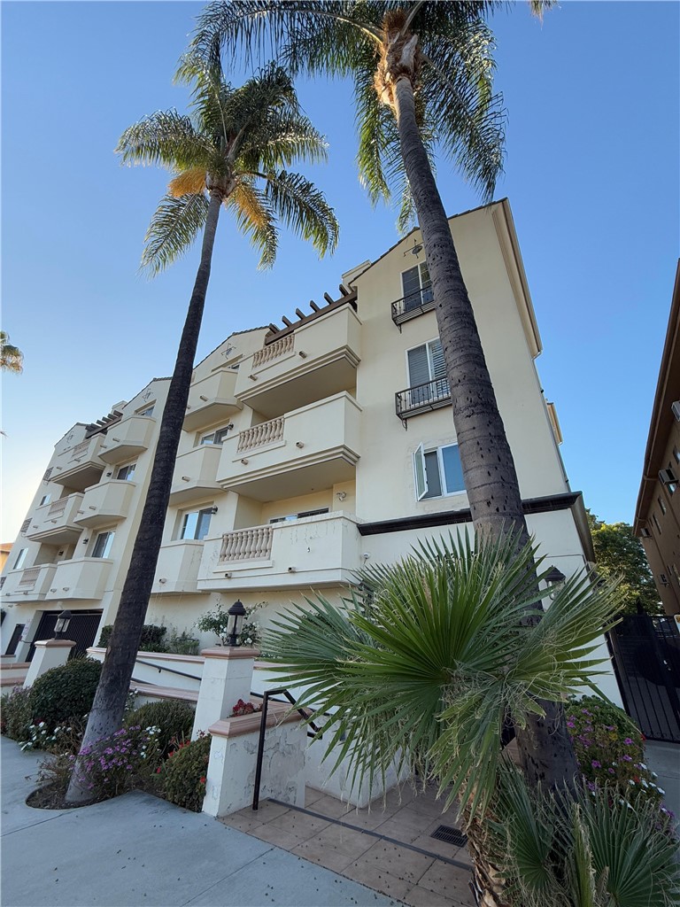 Gorgeous Mediterranean 3-Bedroom + 2-Bath Penthouse Condo. Private back end location with high ceilings and views from all rooms. Lobby decorated like a boutique hotel. Kitchen has granite counters, ceramic tile floors with stainless appliances (Fridge, microwave, dishwasher, stove and oven). Open floor plan with two separate wings. Master suite on one side and 2 bedrooms on the other side. Freshly painted walls and recently refinished hardwood floors throughout Lots of privacy and space. Large master suite with spacious walk in closet. Master bathroom has dual sinks, sunken tub and separate shower glass shower. Spacious living room with fireplace and big balcony with beautiful views. Plush landscaping with courtyard setting with water fountain and roof top lounging area. Washer and dryer in unit. Pet friendly. Secure garage parking - 2 separate parking spots. Close to 405 and 101. Near Sherman Oaks Fashion Square Mall, Sherman Oaks Galleria/Movie theaters - Cheesecake Factory/PF Chang's and Trader Joe's, close to Hospital, schools and place of worship.