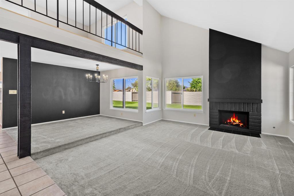 1355 Valencia Loop
