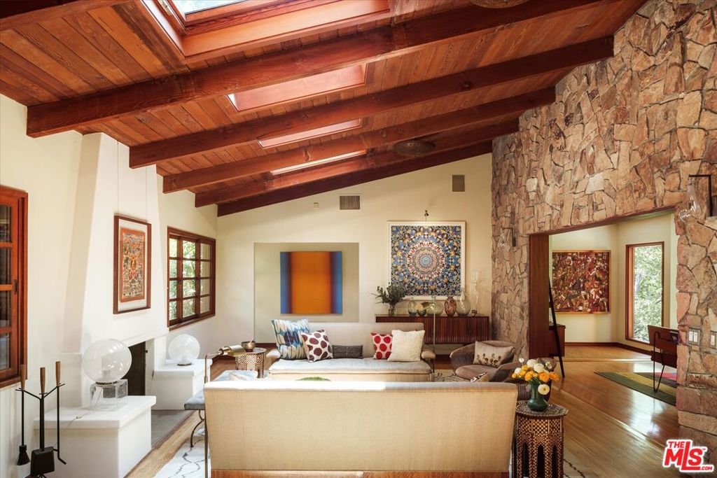 2424 Nichols Canyon Road